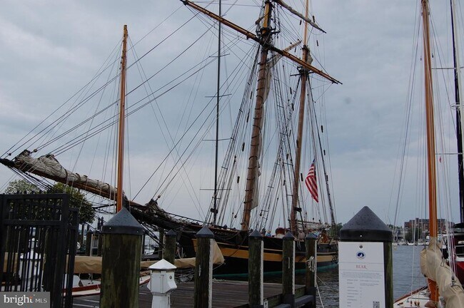 Building Photo - 2709 Summerview Way