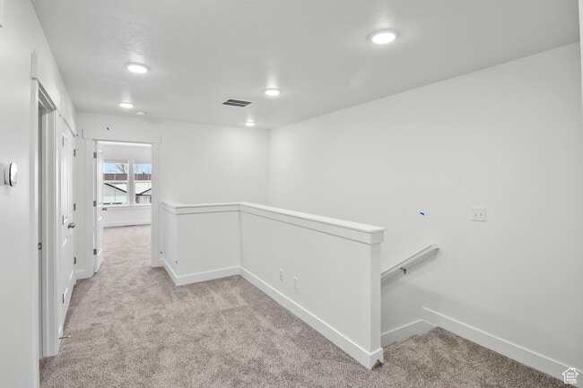 Building Photo - 949 N 900 W