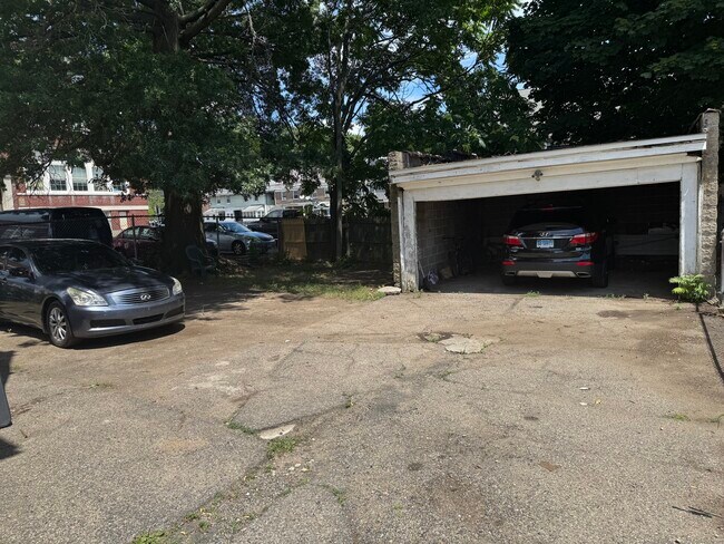 Building Photo - 174 Pixlee Pl