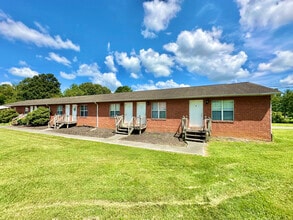 Building Photo - 805 Old Gray Station Rd