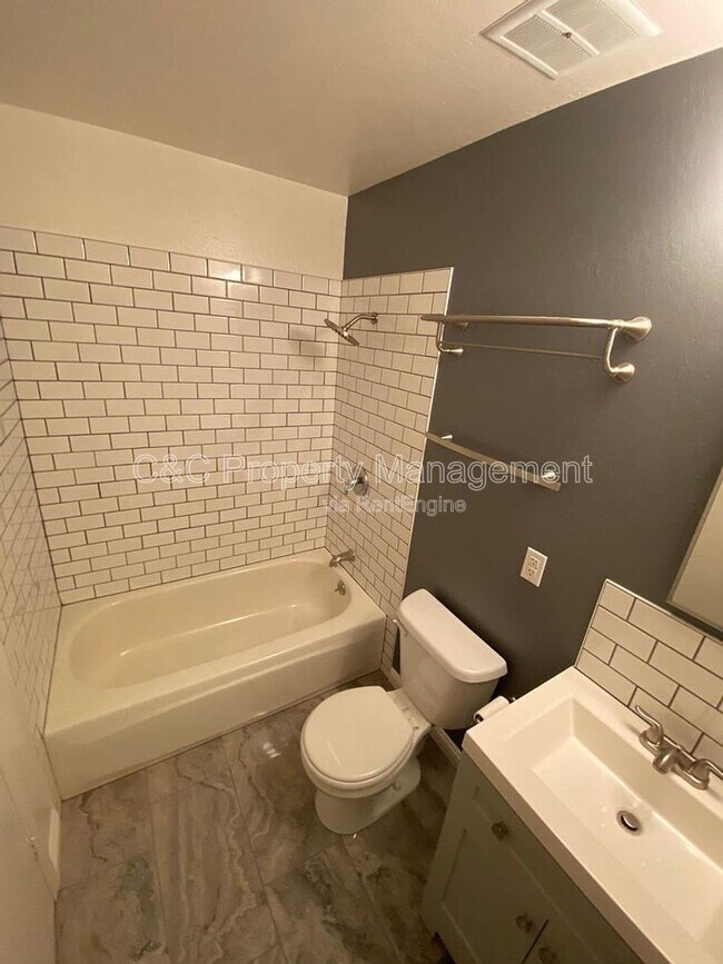 Building Photo - 1864 Roca Ct
