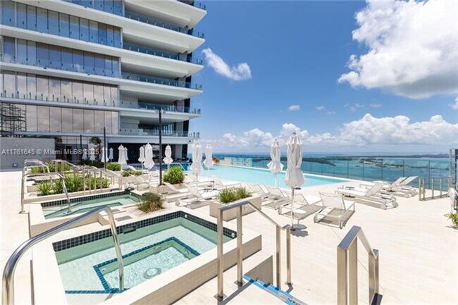 Building Photo - 300 Biscayne Blvd Way