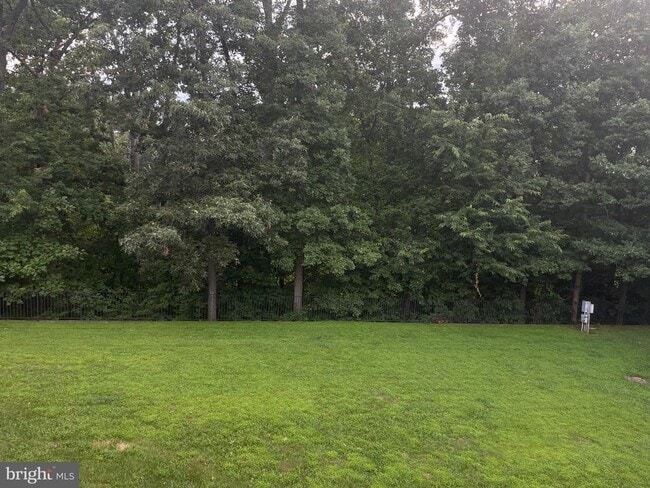 Building Photo - 11640 Fairfax Center Woods Tr