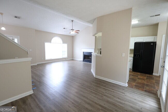 Building Photo - 3044 Lake Park Trail