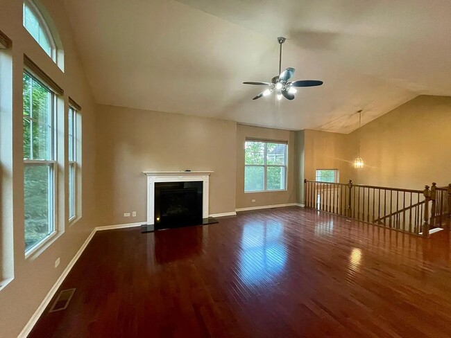 Building Photo - 526 Grosvenor Ln