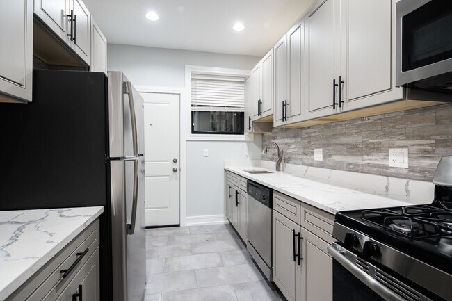 Building Photo - 6101 N Winthrop Ave