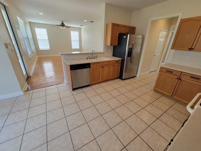 Building Photo - 4061 Shady View Ln