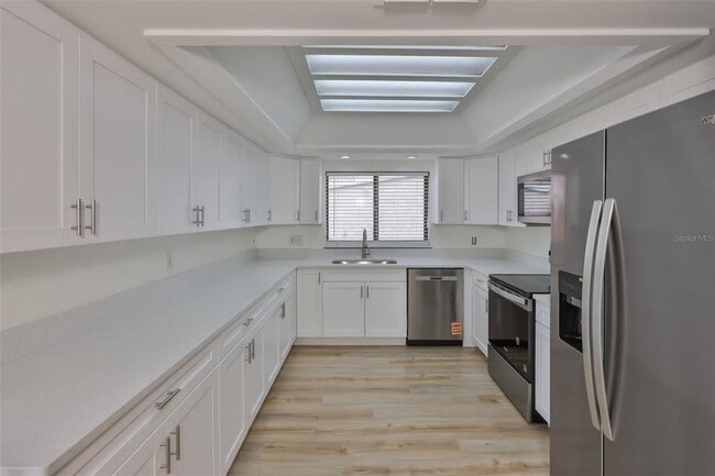 Building Photo - 13703 Sweetwater Cove Pl