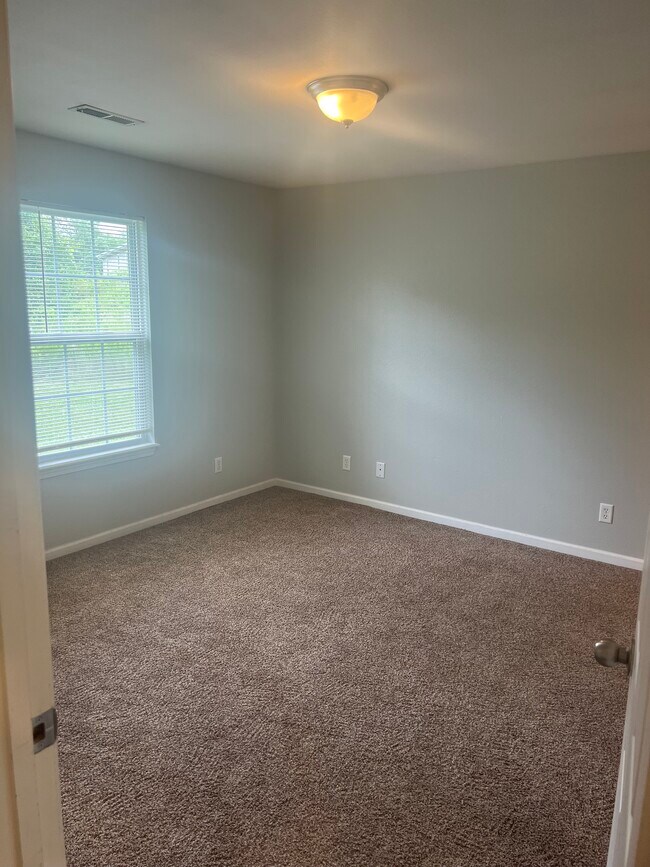 Bed room 1 - 24498 Tupelo Ln