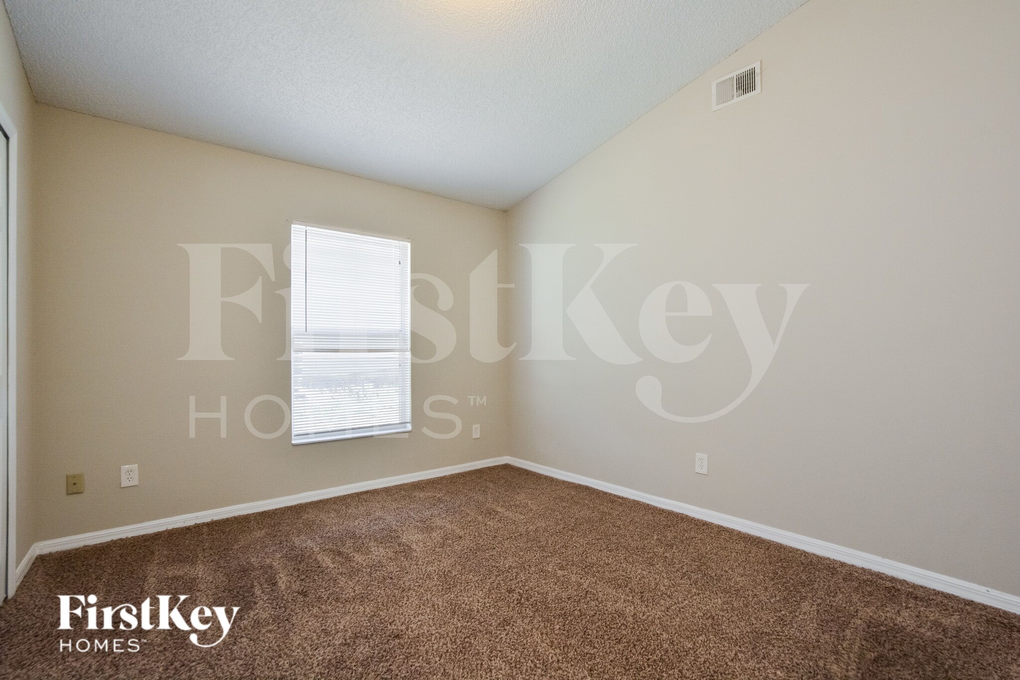 Building Photo - 7571 Groveoak Dr