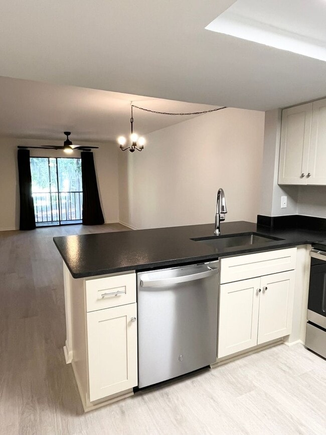 Building Photo - 2 bed/2 bath Windsor Crossing Condo