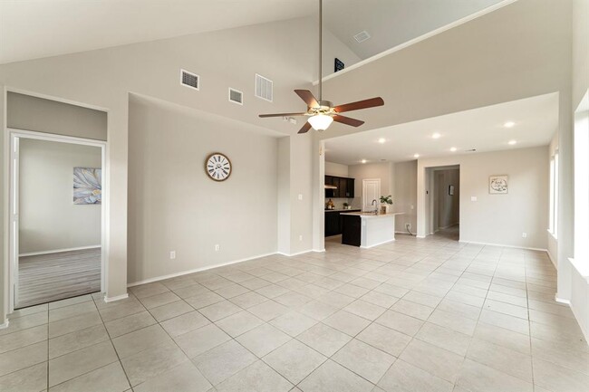 Building Photo - 5014 Aspen Orch Dr