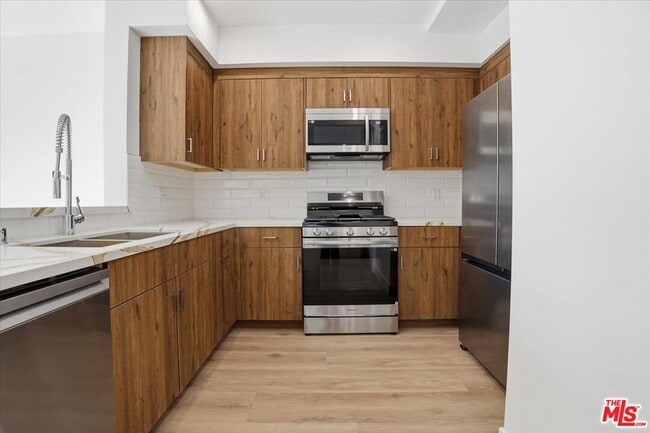 Building Photo - 1820 Prosser Ave