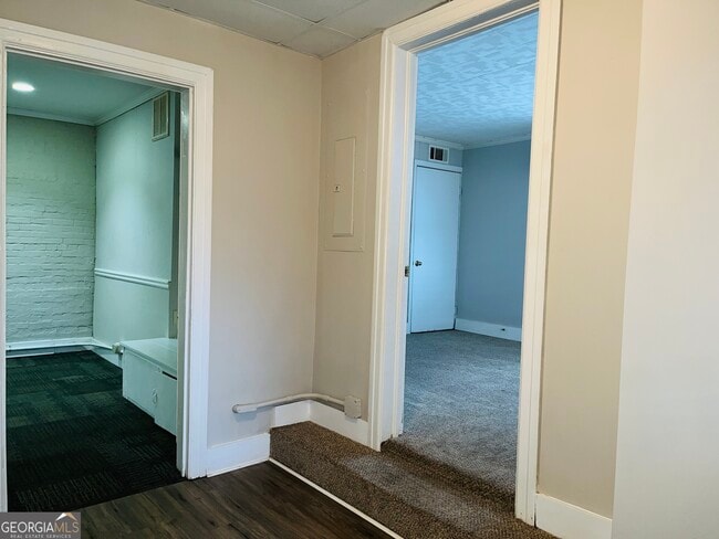 Building Photo - 613 N Greenwood St