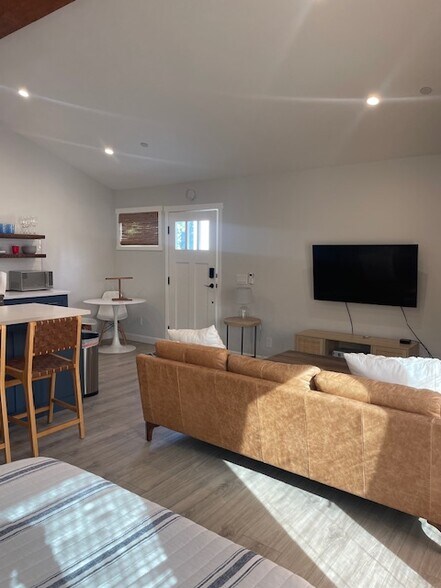 Building Photo - 769 36th St