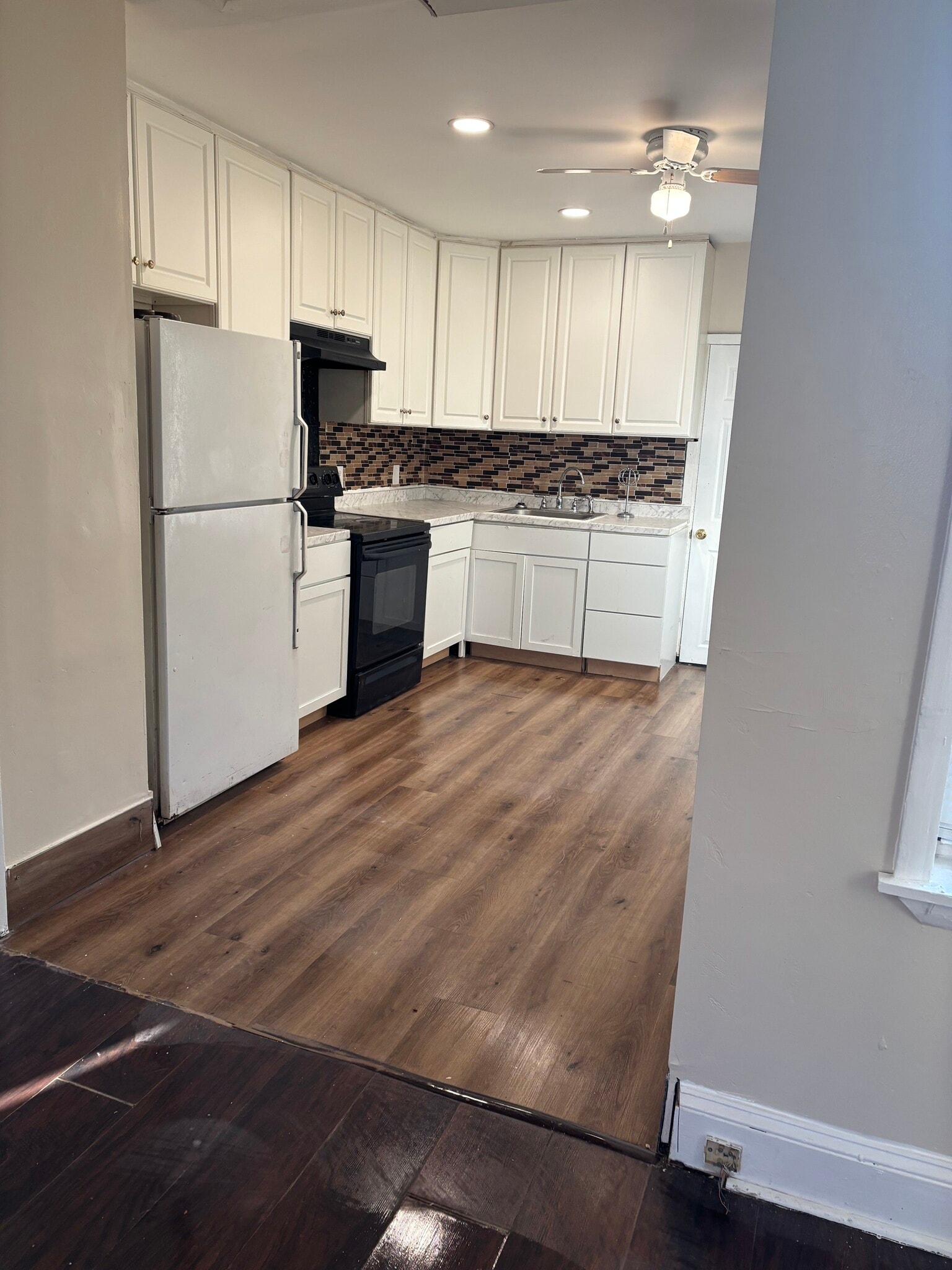 Building Photo - 1324 Read St