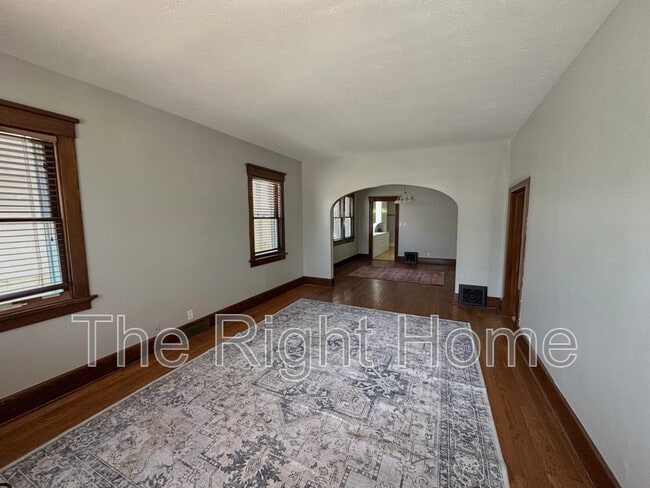Building Photo - 3330 N 59th St