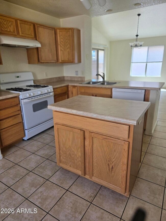 Building Photo - 1001 Montrose Ave