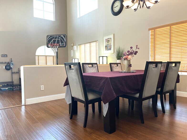 Building Photo - 7729 Villa Gabriela Ave