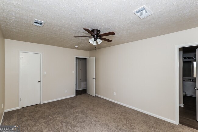 Building Photo - 1070 Salisbury Trail