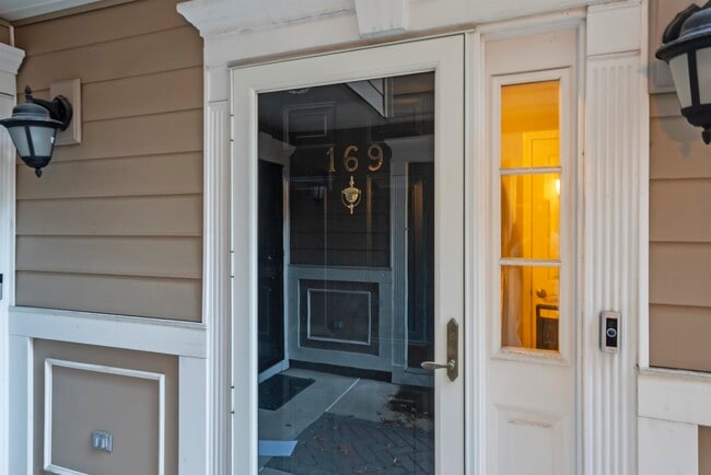 Building Photo - 169 Price Ct