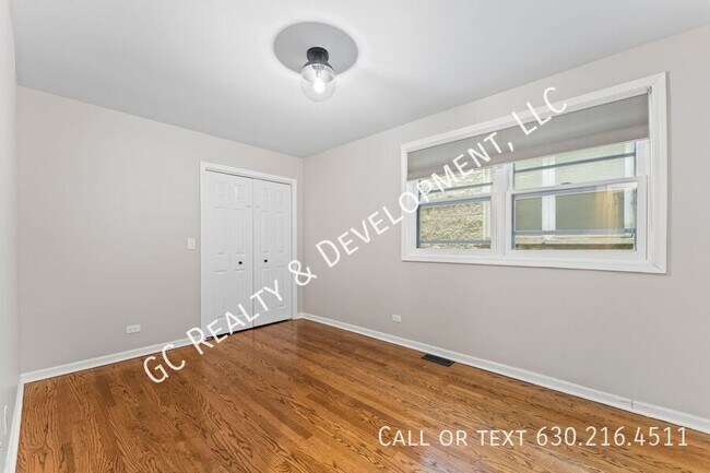 Building Photo - 1824 W Ellen St