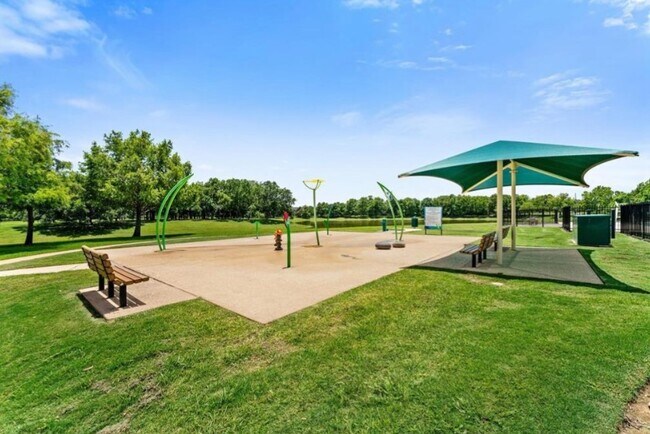 Building Photo - 1911 Mound Lake Dr