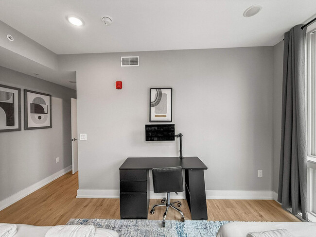 Building Photo - 626 N Delaware Ave