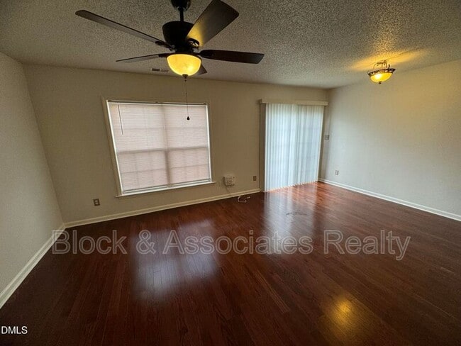 Building Photo - 4804 Tanglewood Oaks St