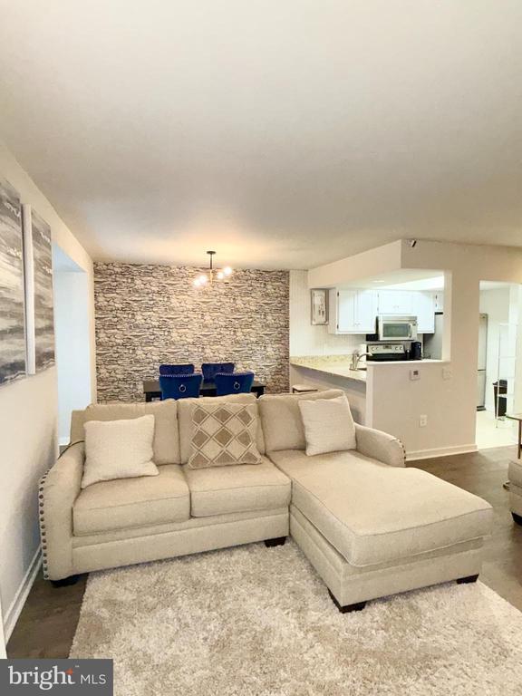 Building Photo - 18616 Pier Point Pl