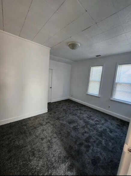 Building Photo - 518 E Main Ave