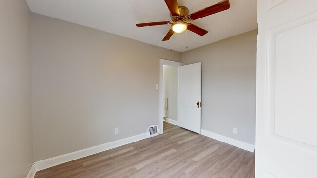 Building Photo - 7401 Jameson Rd