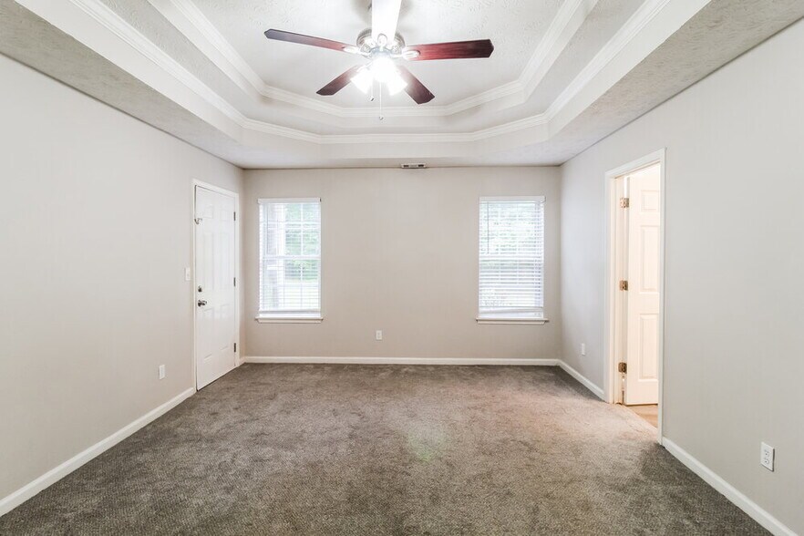 Building Photo - 850 Chaseridge Dr