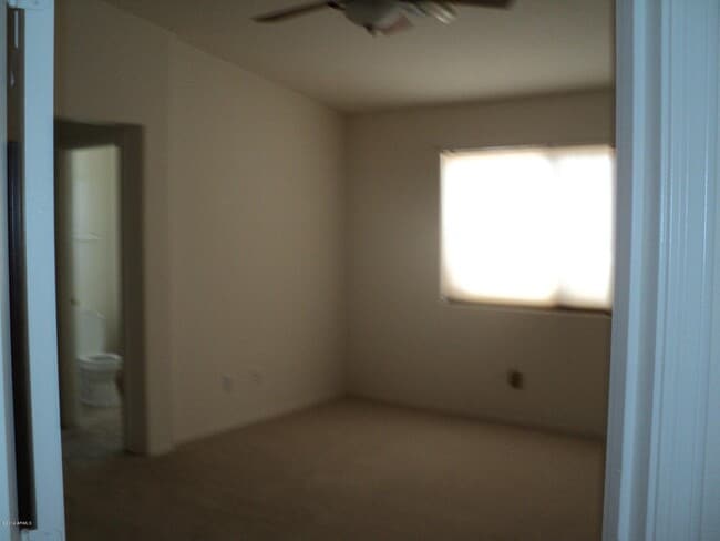 Building Photo - 4466 E Coyote Washington Dr