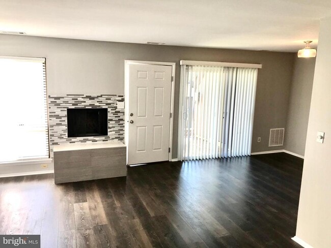 Building Photo - 8071 Pantano Pl