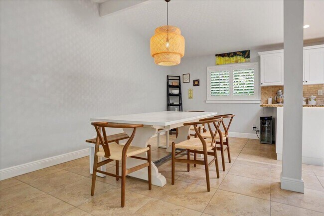 Building Photo - 1110 SW 15th St