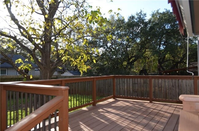 Building Photo - 13254 Kerrville Folkway