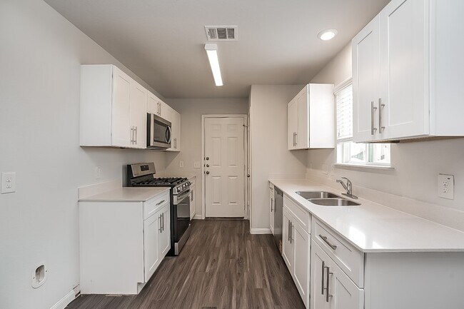 Building Photo - 18910 Brescia Ln