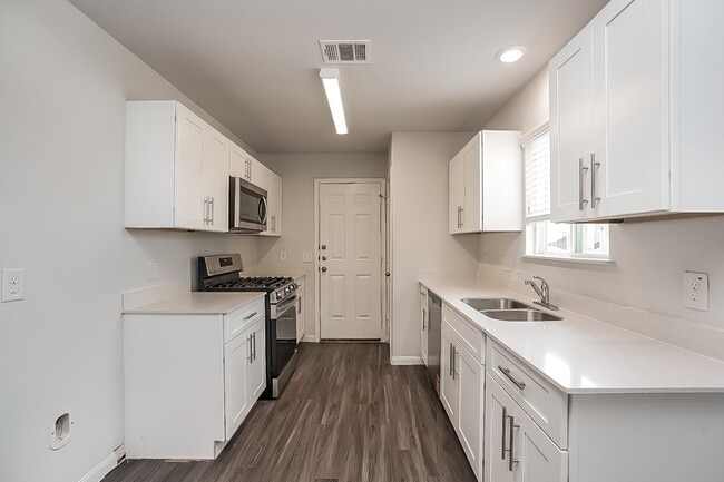 Building Photo - 5610 Latta Plantation Dr