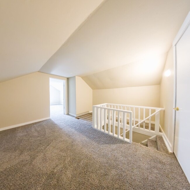 Building Photo - 3 Bedroom 2 Bath Home Conrad Iowa