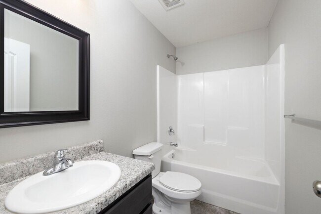 Building Photo - 3 Bedroom Rental Home in Republic!