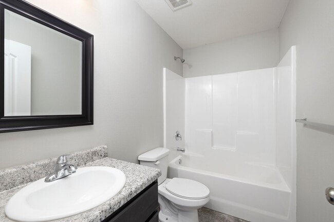 Building Photo - Beautiful 3 Bedroom in Monte Cristo