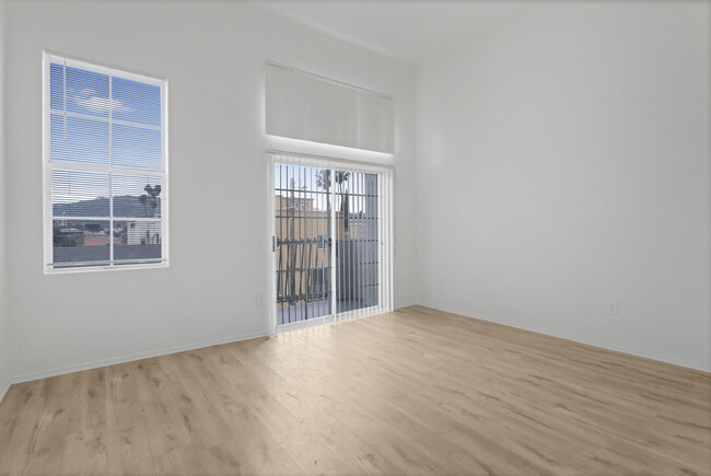 Building Photo - 10823 Hortense St