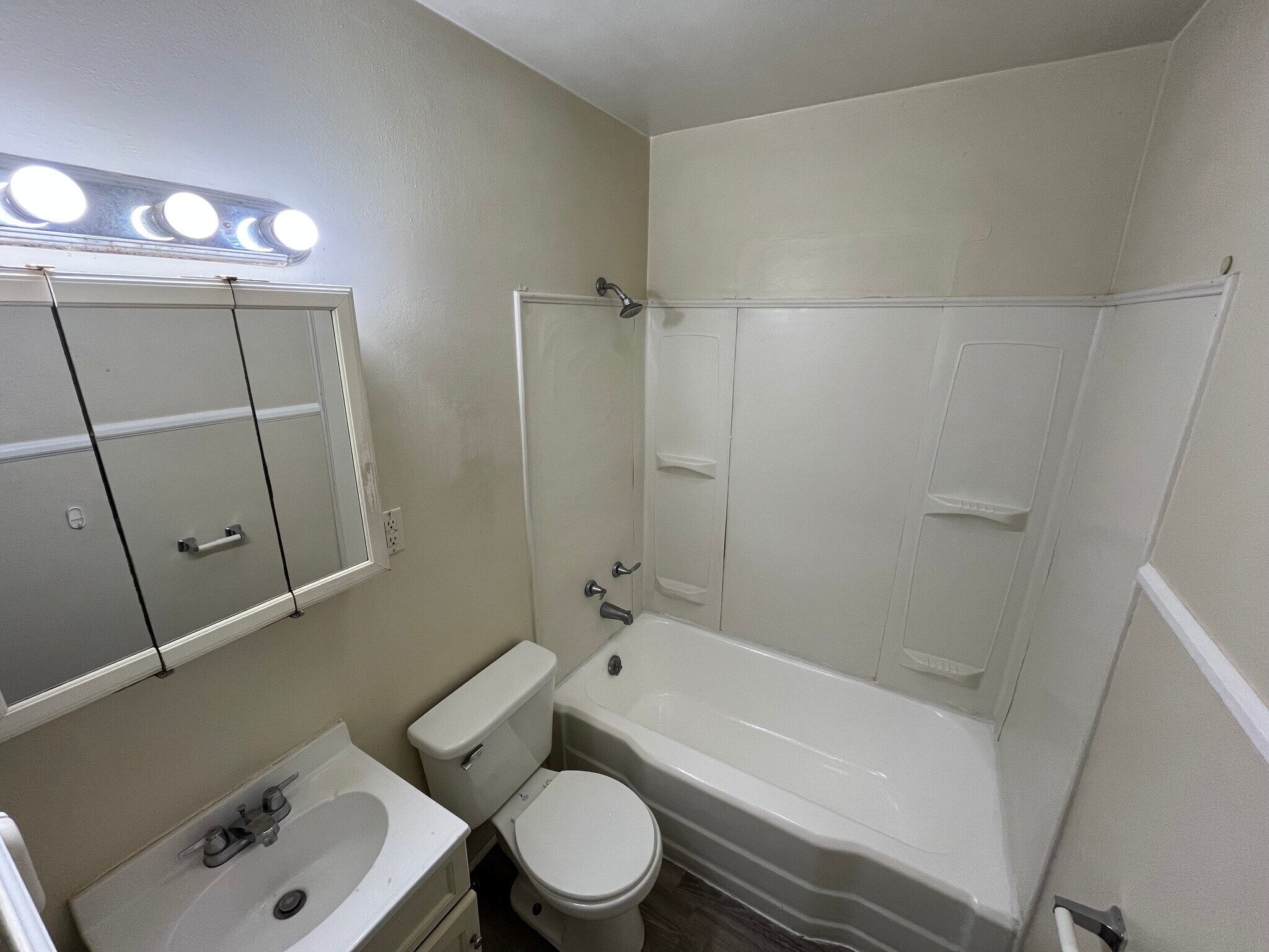 Building Photo - 2904 Lincoln St