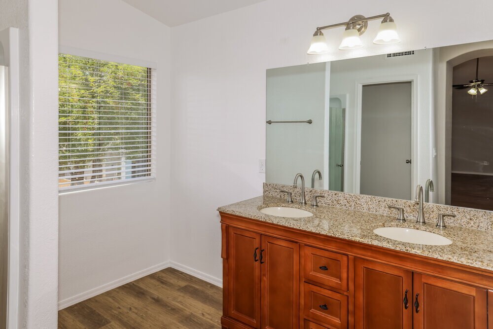 Building Photo - 10757 W Angels Ln