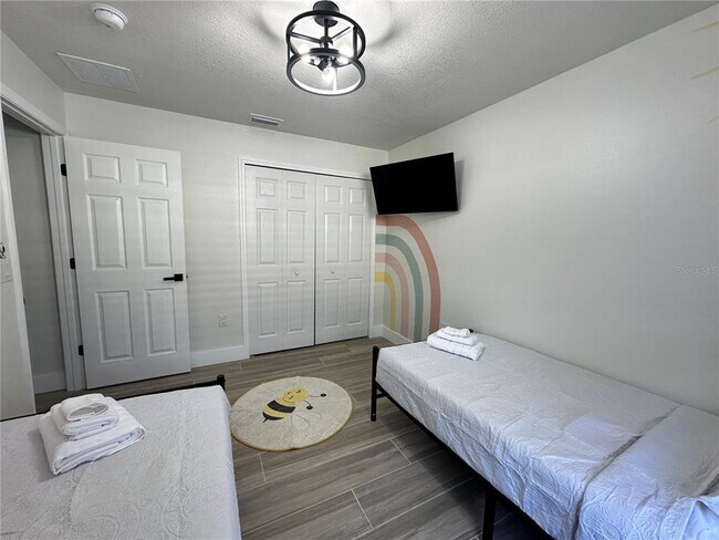 Building Photo - 17410 Woodcrest Way