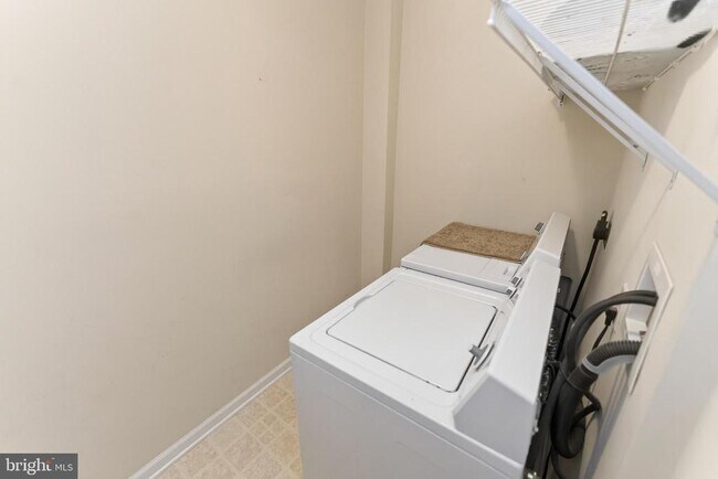 Building Photo - 11958 W War Dancer Ln