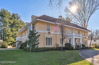 Building Photo - 758 Roseld Ave