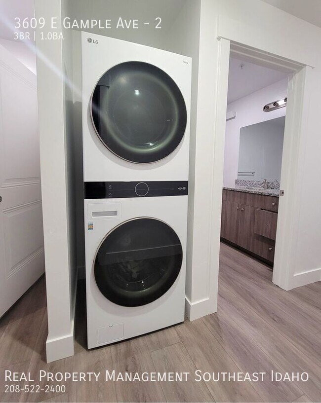 Building Photo - 3609 E Gample Ave