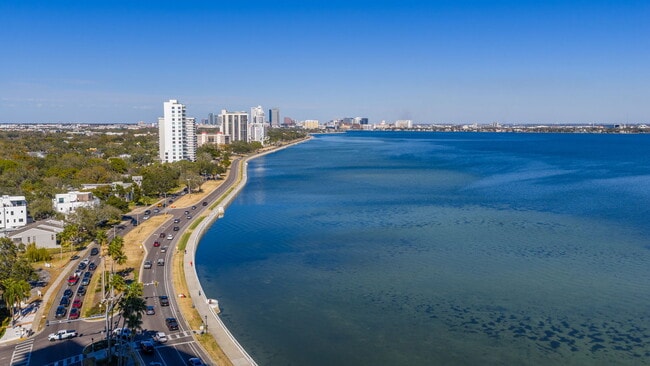 Building Photo - 2900 W Bay to Bay Blvd